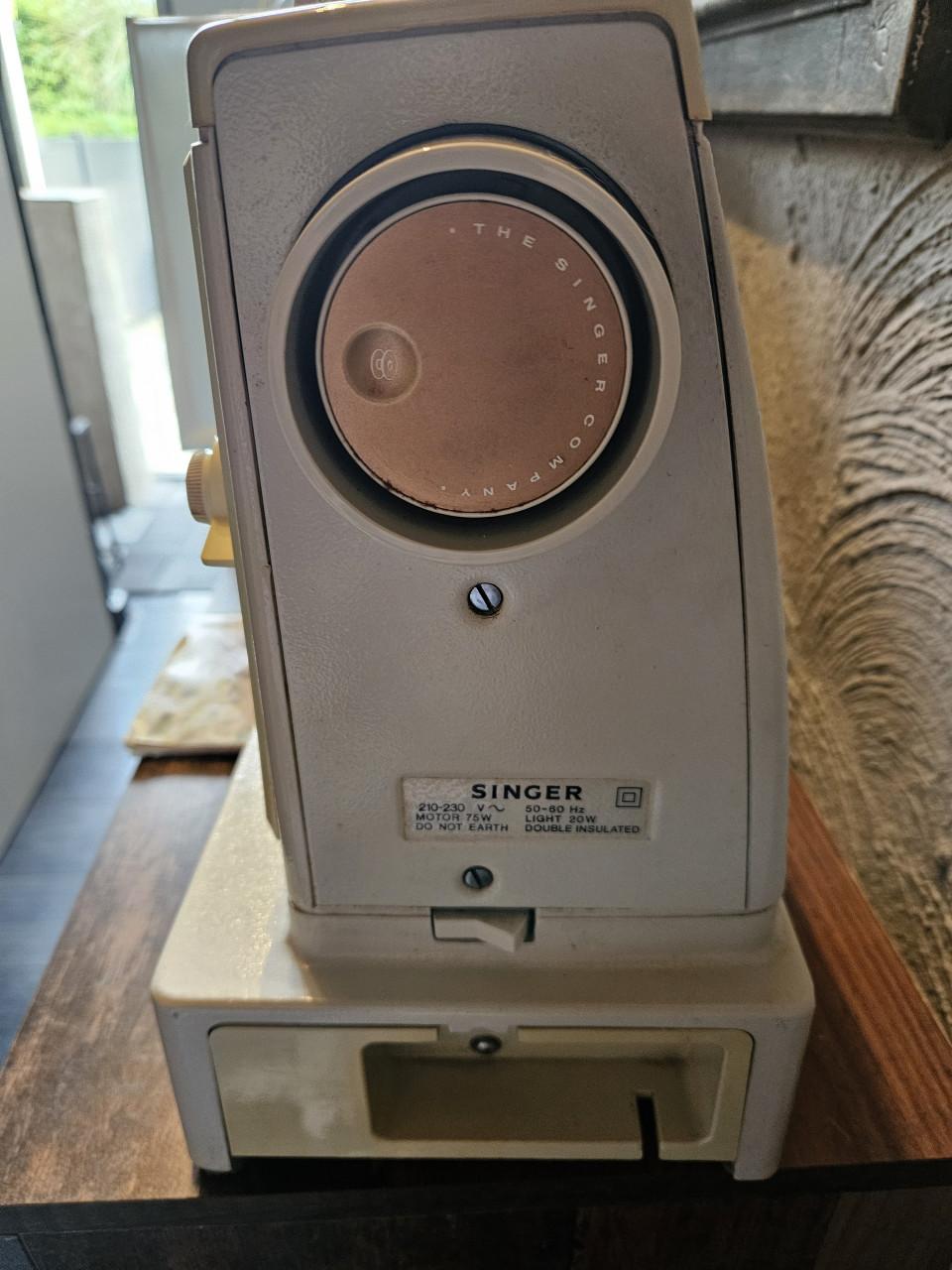 Vintage Singer 538 Naaimachine met Handleiding en koffer
