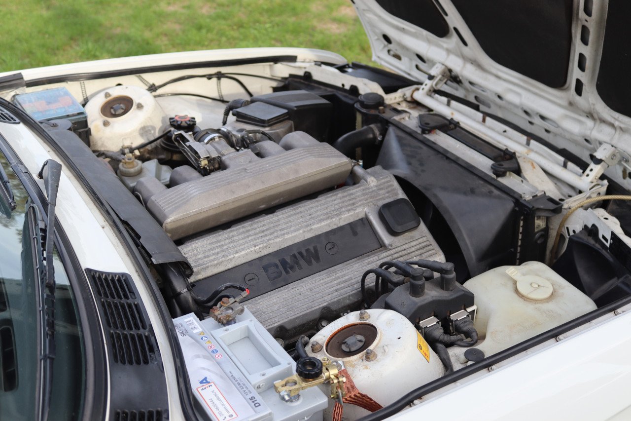 BMW E30 318is