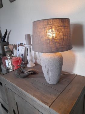 Leuke lamp 50cm hoog ( in goede nette staat )  Kap is 30 breed