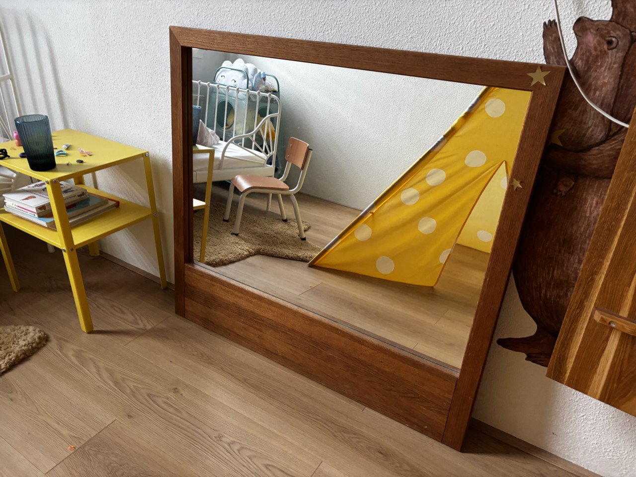 Degelijke houten Babykamer meubelset (ledikant, commode)