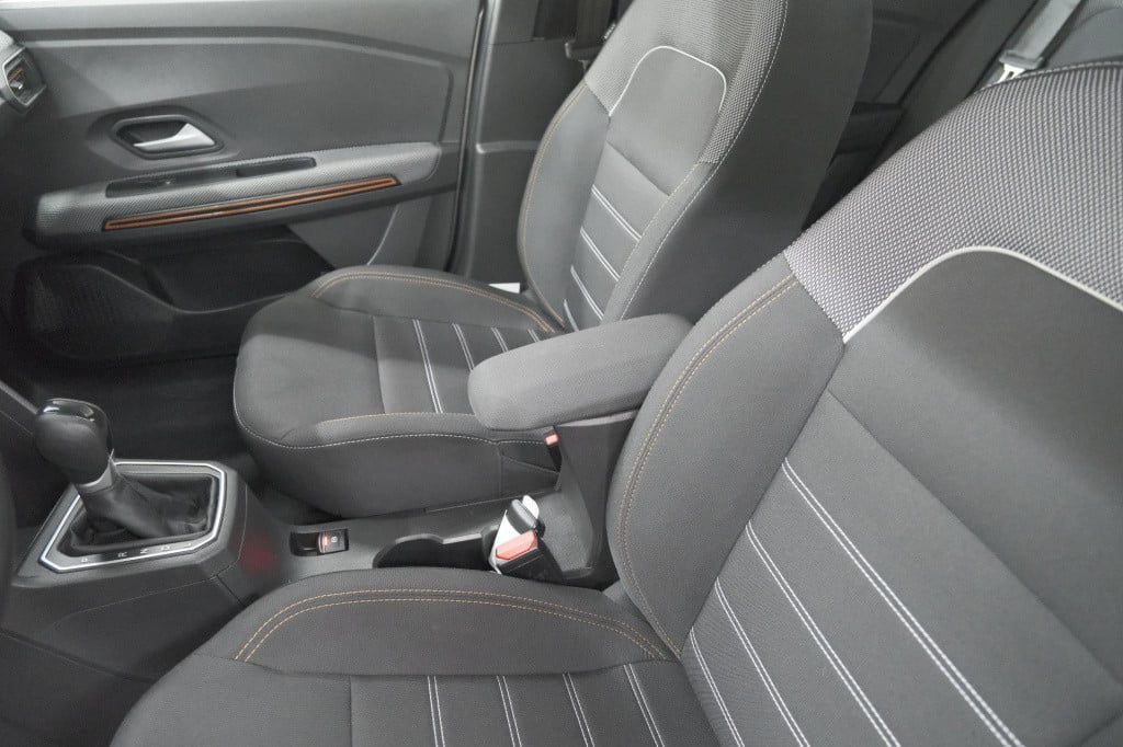 Dacia Sandero Stepway tce 90 expression | camera | dodehoekdetectie | navig