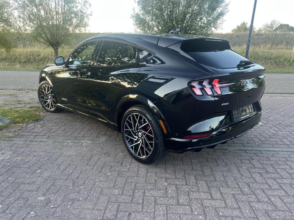 Ford Mustang Mach-e gt extended awd 98 kwh gt 487 pk awd