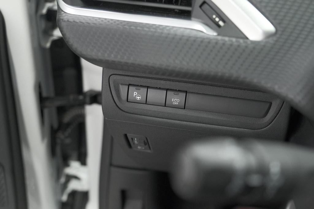 Peugeot 2008 puretech 110 eat6 gt-line | trekhaak | camera | navigatie | pa