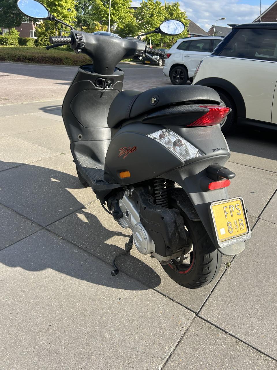 Scooter (Piaggio Zip 4-Takt 2023)