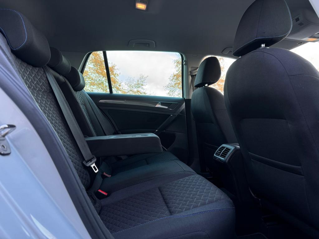 Volkswagen Golf 1.0 tsi join * virtual cockpit * navigatie * stoelverwarmin