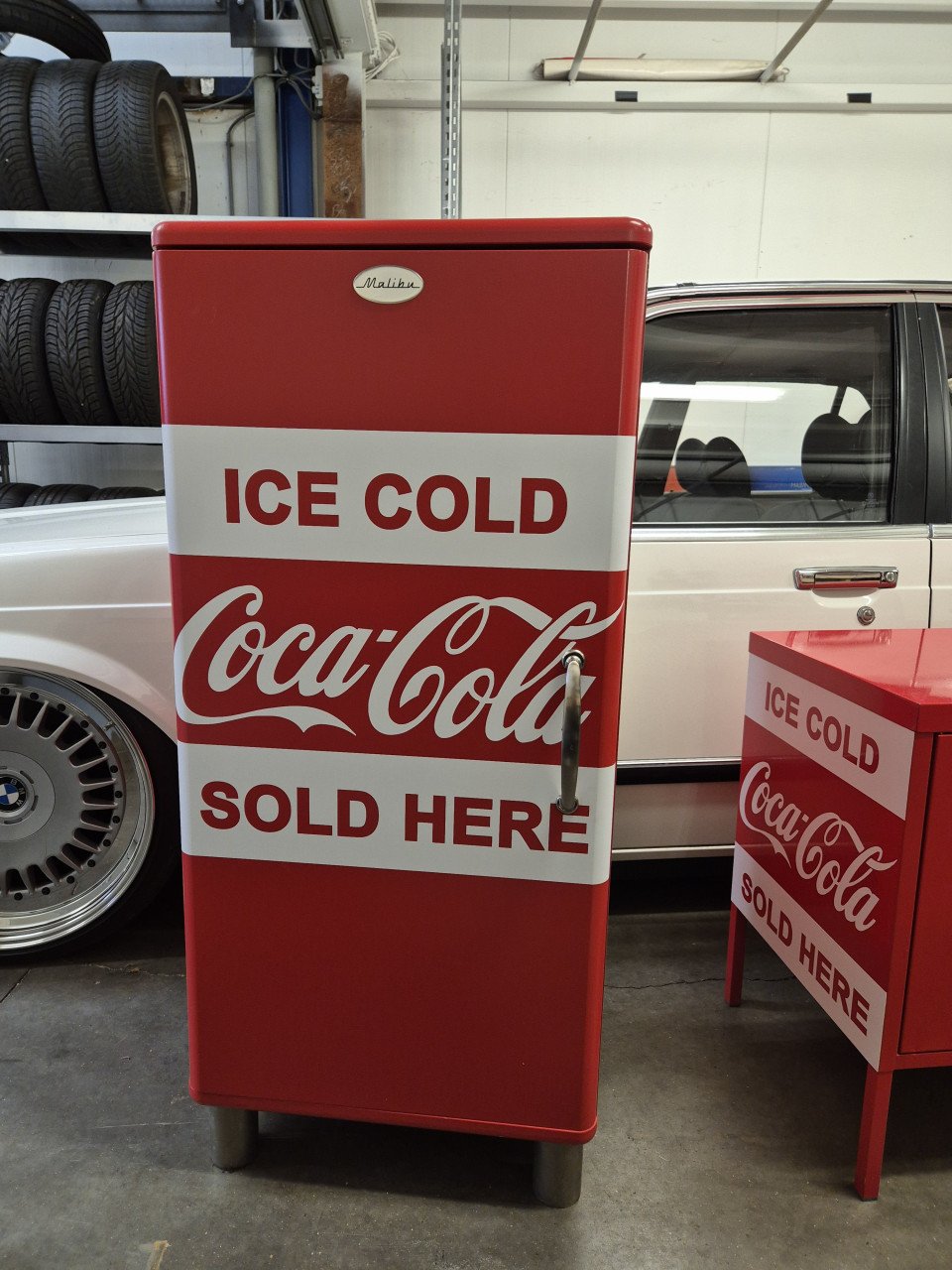 Mooie kasten gestyled in Coca Cola thema