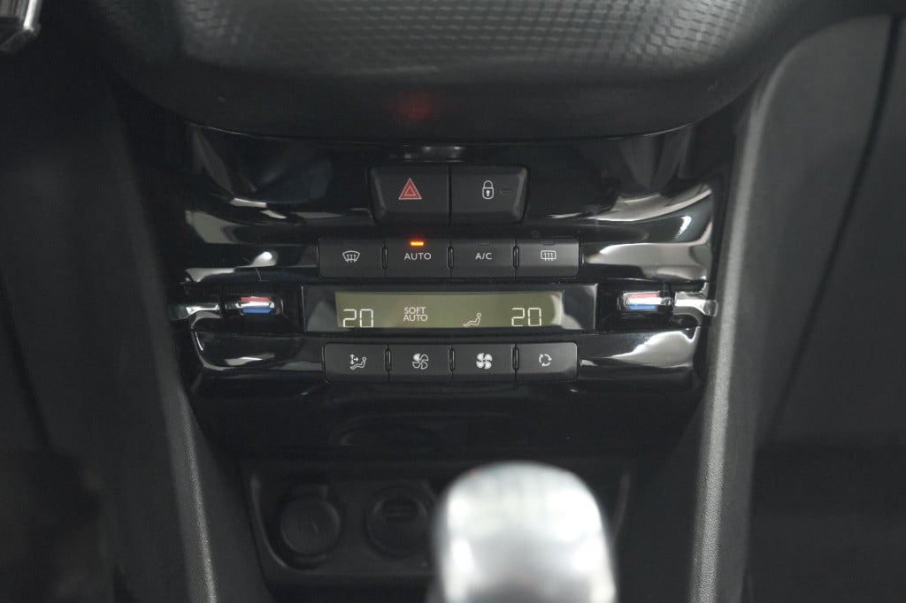 Peugeot 2008 puretech 130 allure | camera | apple carplay | parkeersensoren
