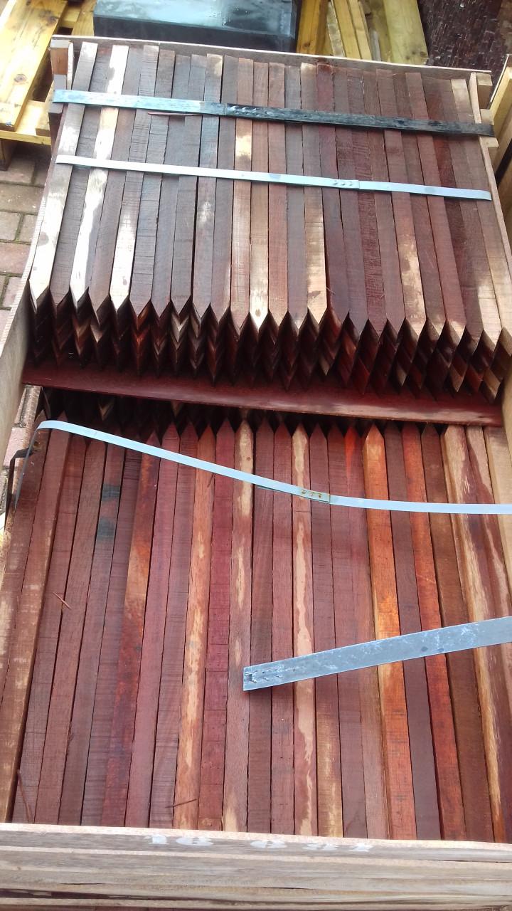 Hardhouten piketten & strips vanaf €0,65 incl. btw