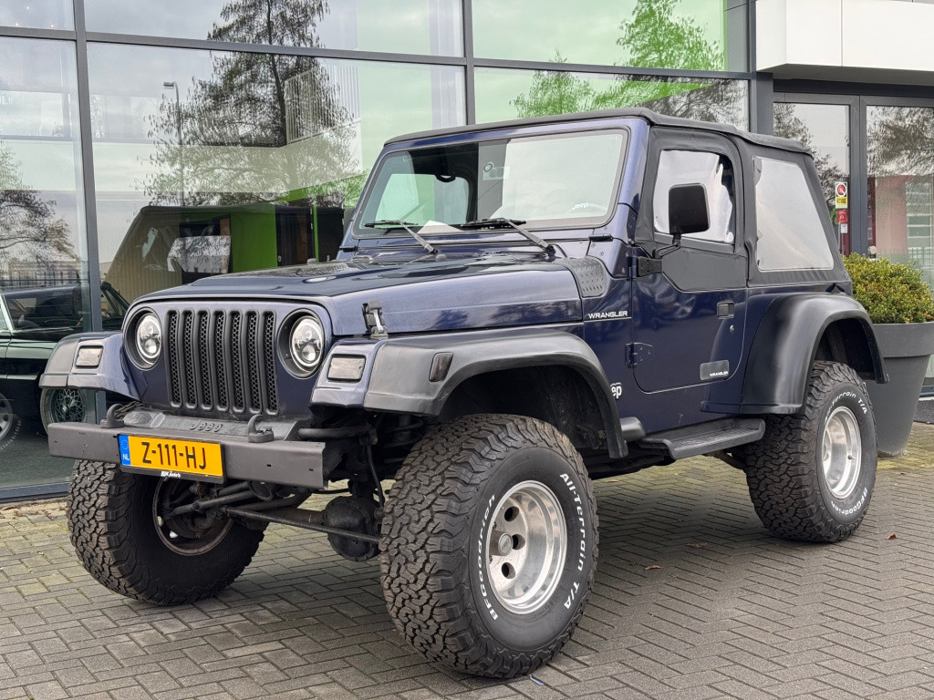 Jeep Wrangler 2.5i softtop + hardtop
