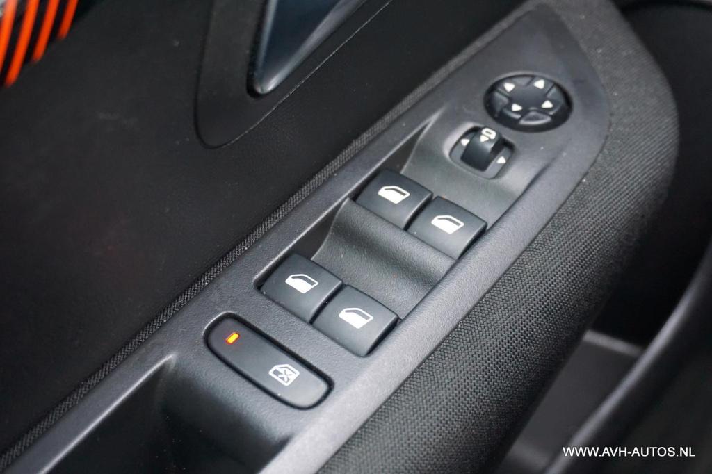 Peugeot 208 1.2 puretech allure automaat