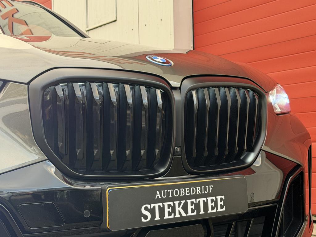 BMW X5 xdrive50e m-sport | pano | luchtvering | elek. trekhaak | rijklaar i