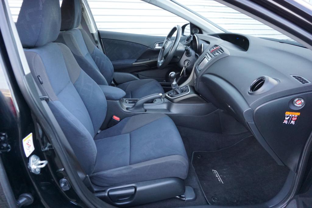 Honda Civic 1.8 sport navi / climate / trekhaak / led / lm velgen