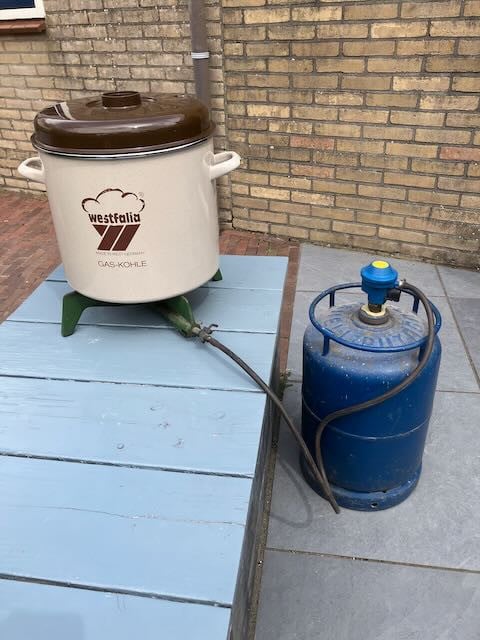 Grote kookketel met toebehoren