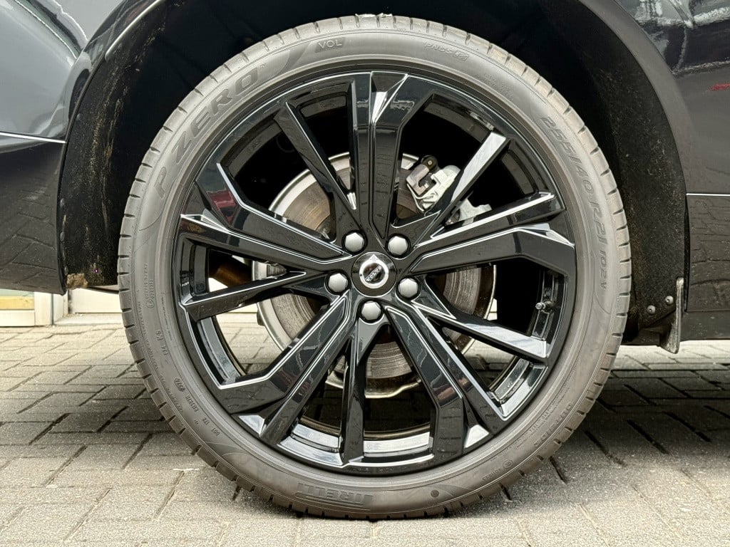 Volvo XC60 t8 455pk recharge ultra black ed| pano| 360 camera| stoel.vent|