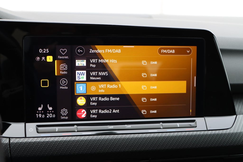 Volkswagen Golf 1.5 etsi r-line