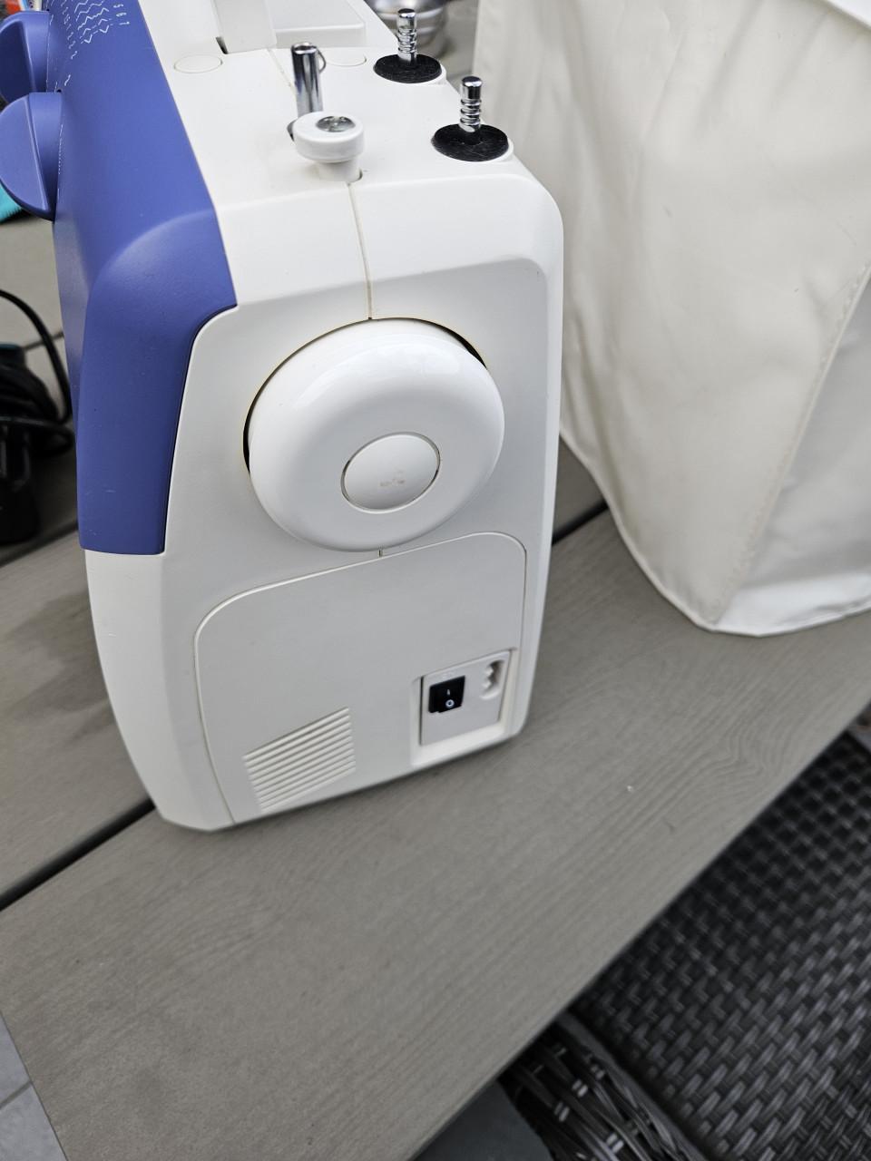 Mooie werkende Husqvarna Viking Huskystar 207 naaimachine..