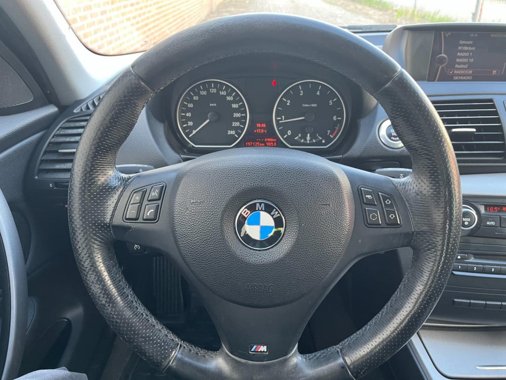 BMW 1 Serie 116i business line ultimate edition | m pakket | leder | trekha
