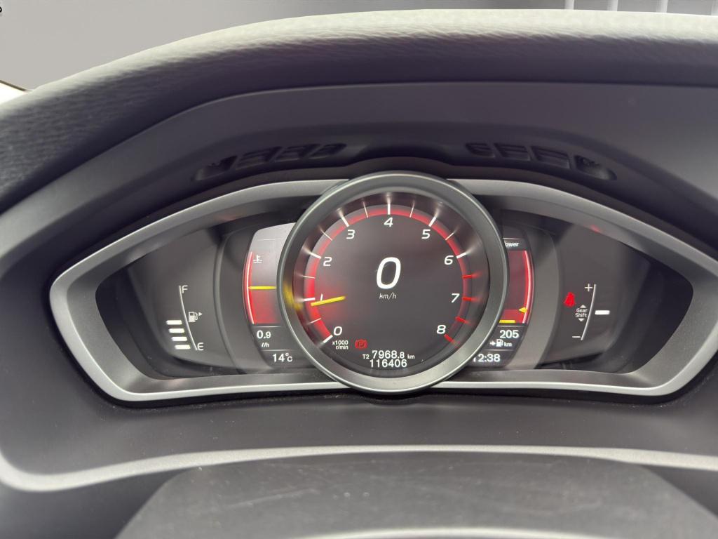 Volvo V40 2.0 t2 kinetic | camera + sensoren | navigatie | l.m.velg | 17"ve