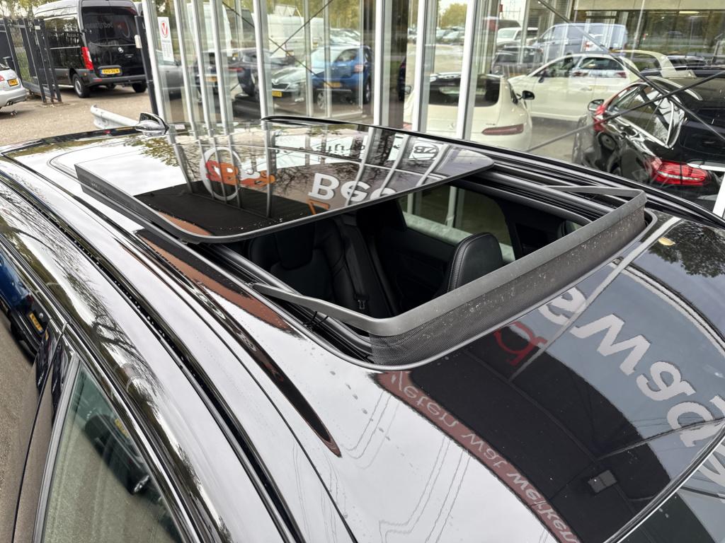 Volvo XC60 2.0 t6 plug-in hybrid awd plus dark r-design | pano | stoelverw.