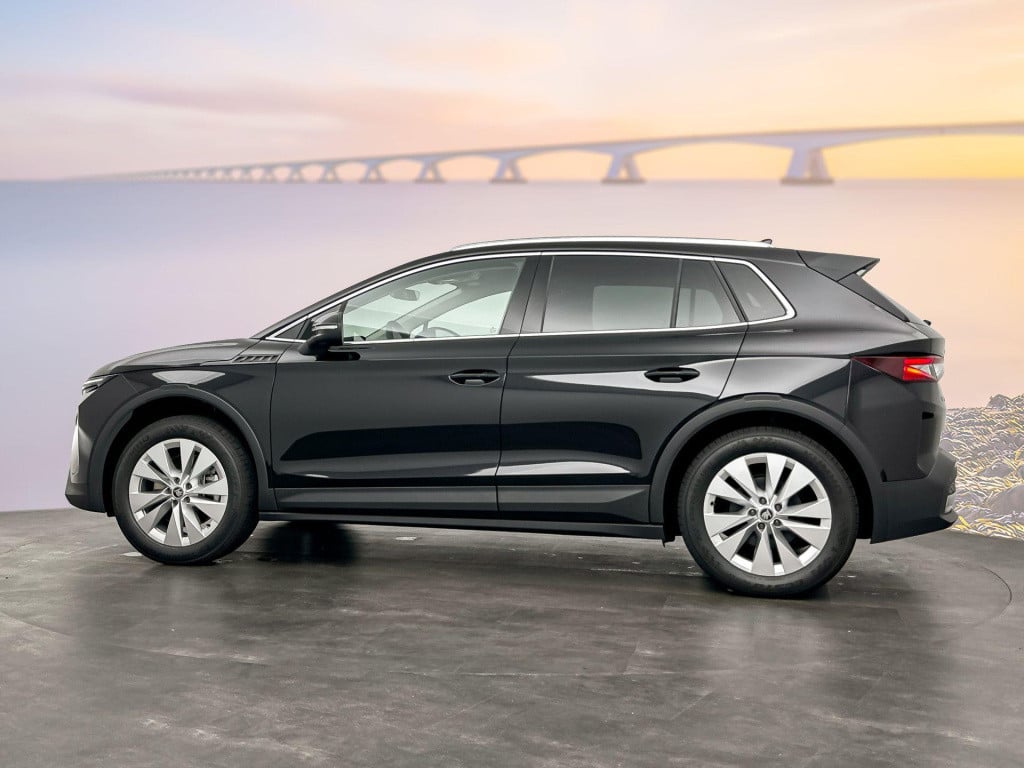Skoda Elroq business edition tour elektromotor 210 kw / 286 pk