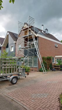 Te huur rolsteiger 10-12m hoogte incl aanhanger