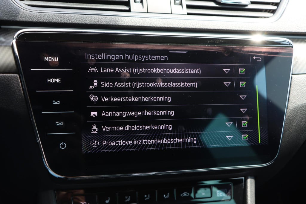 Skoda Superb combi 1.4 tsi iv sportline 218pk dsg6