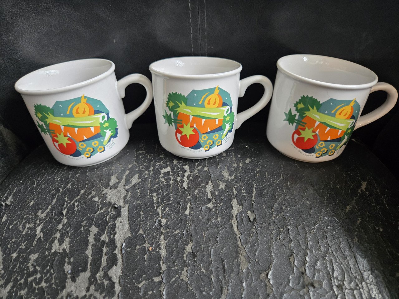 3 stuks Jaren 80 beker van Knorr Quick Soup Michele Wathelet. 8 x 7,5 cm.