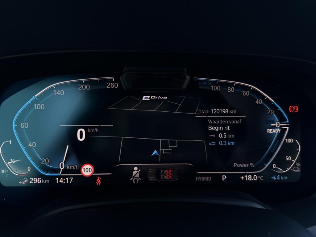 BMW X5 xdrive45e m-sport individual | b&o | sky lounge | luchtvering | mass