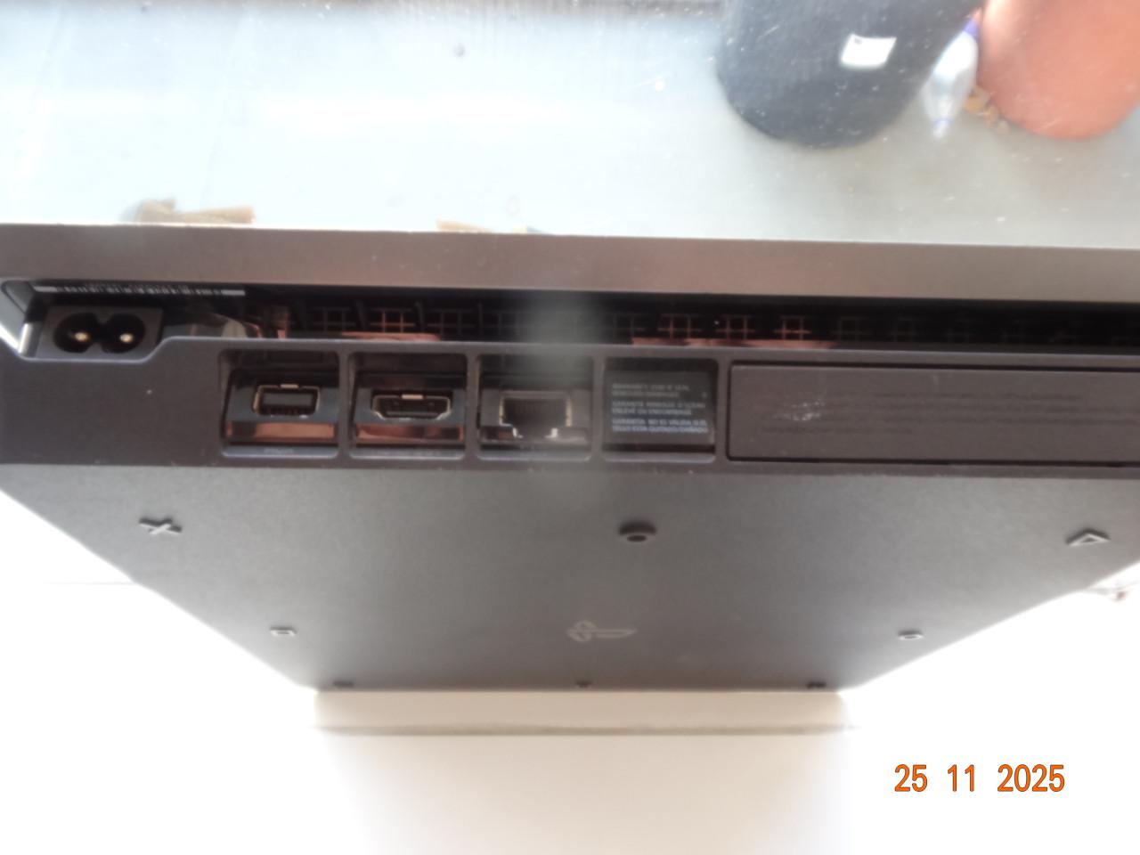 ZGAN standard compleet PS4 consule, geen defect