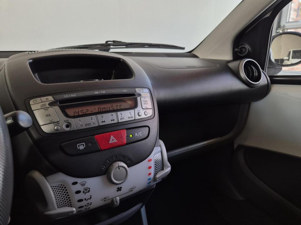 Peugeot 107 1.0-12v xr origineel nl / 5-deurs / airco