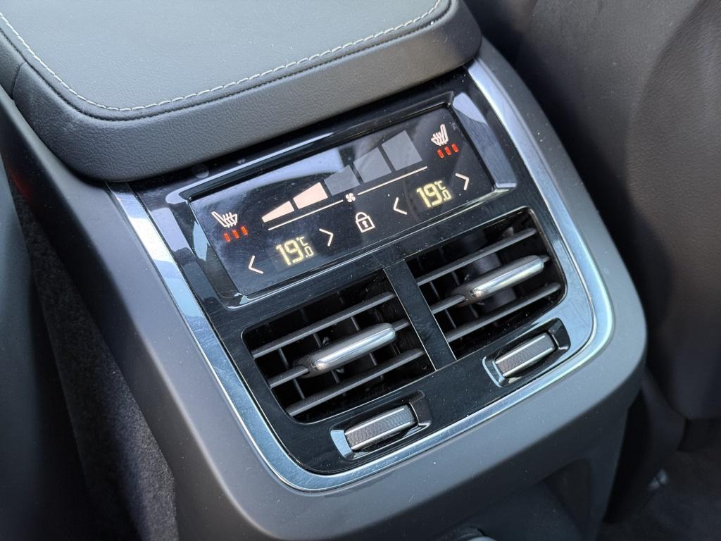 Volvo XC90 t8 390pk recharge r-design | panodak| adap.cruise| luchtvering|