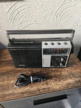Philips 2 Band Portable Radio 390 - Vintage Radio