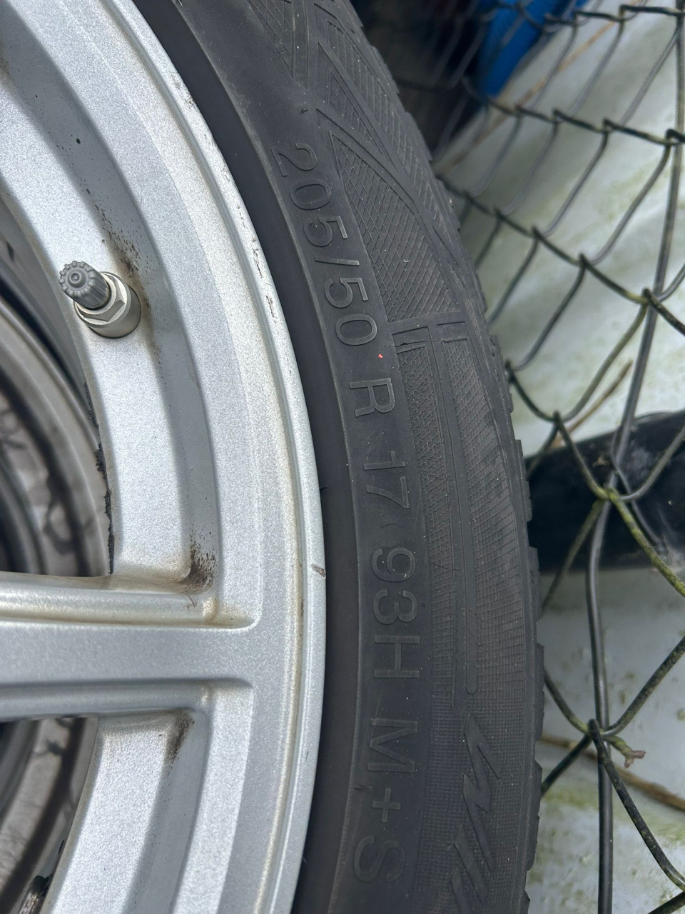 INTERACTION ALUMNIUM CHROME VLEGEN 7 SPAAKS MET VREDESTEIN GIUGARIO DESIGN