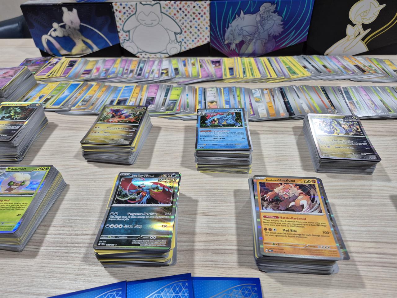 Mooie partij van 800+ pokemon kaarten veel glimmende