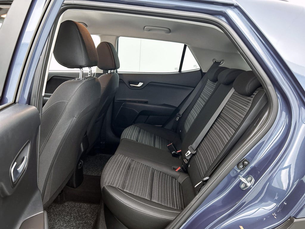 Kia Stonic 1.0 t-gdi mhev dynamicplusline | lmv | parkeer sensoren | cruise