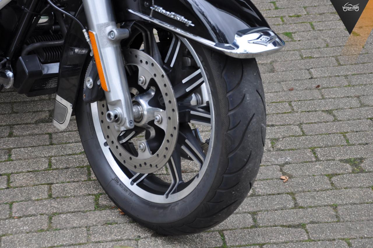 Harley-Davidson FLHRC Road King Classic 103 ABS
