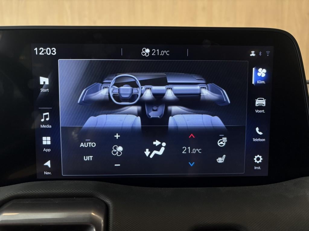 Toyota Urban Cruiser executive 61 kwh | panodak | jbl |