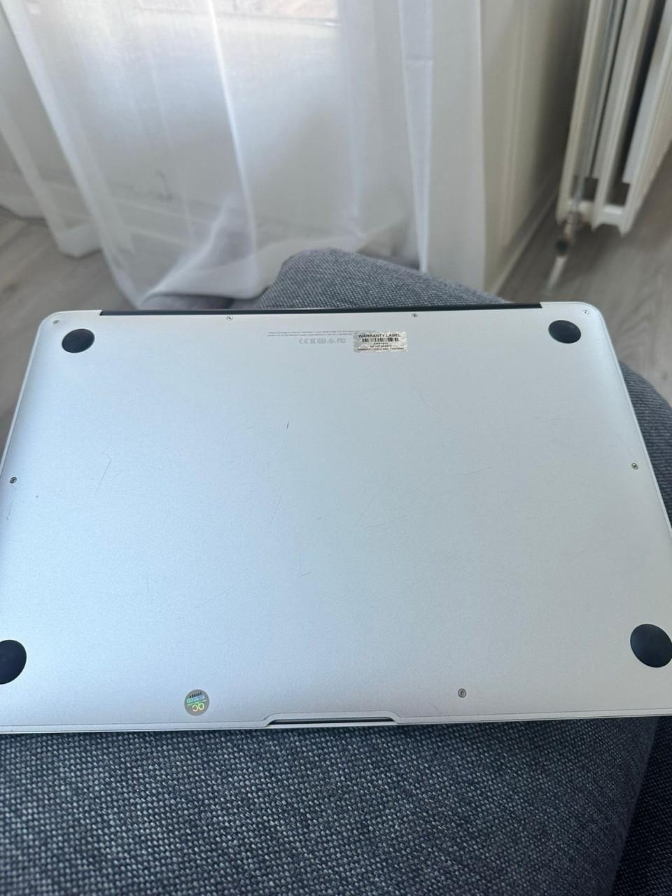 Macbook air (2017) “13