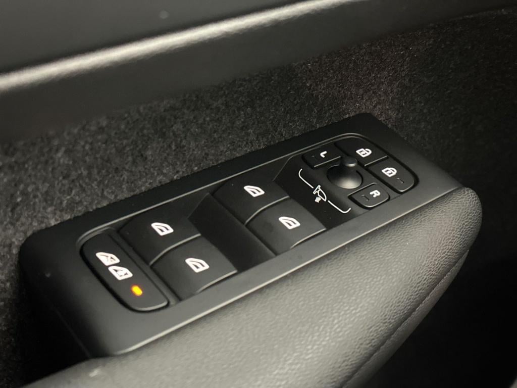 Volvo Ec40 extended range ultra black edition 82kwh/252pk| full options!
