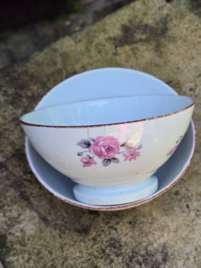 🤎 Brocante Franse spoelkommen met roze bloemmotief