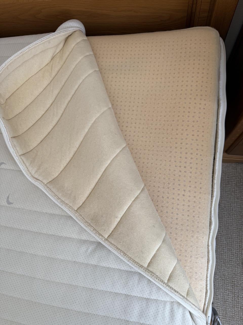 Zeer goede staat. Compl Eikenh slaapkamer. 1 elekt bed. Niets beschadigd.