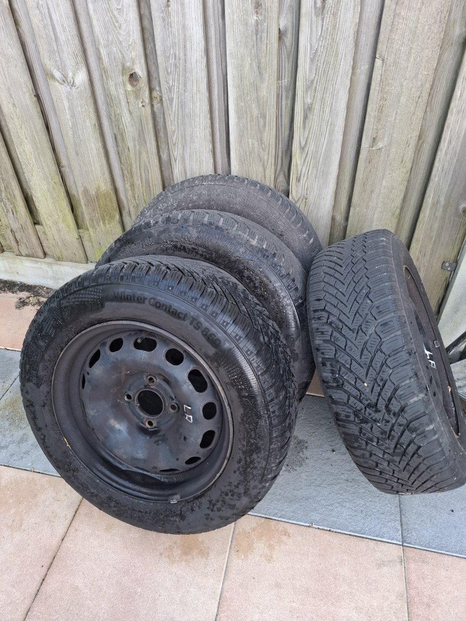 Autobanden op velg