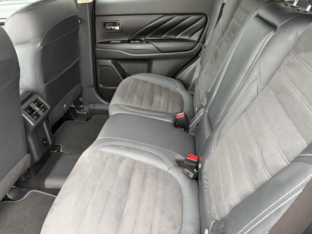 Mitsubishi Outlander 2.4 phev intense