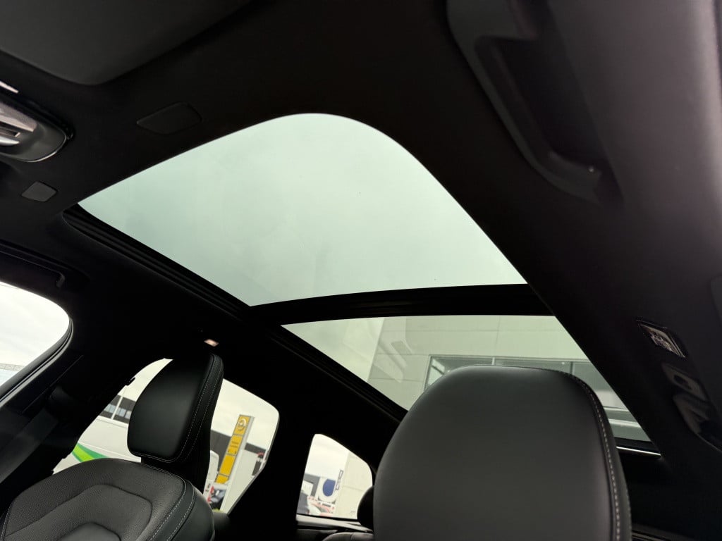 Volvo XC60 t6 340pk recharge r-design| panodak| adap.cruise| 360camera| tre