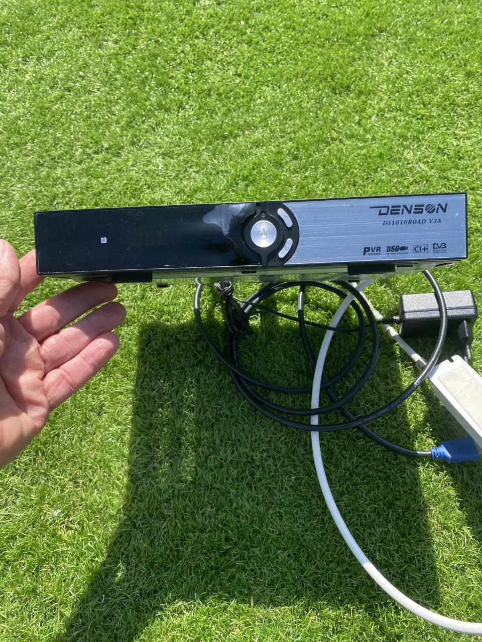 Travelvision R6 flat , volautomatische schotel antenne