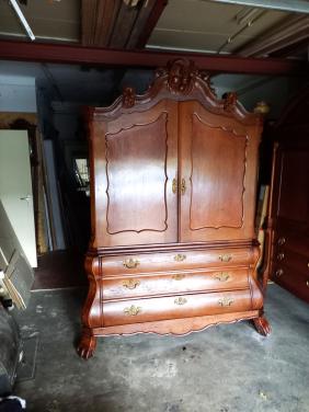 Antiek vol Eikenhouten kabinet