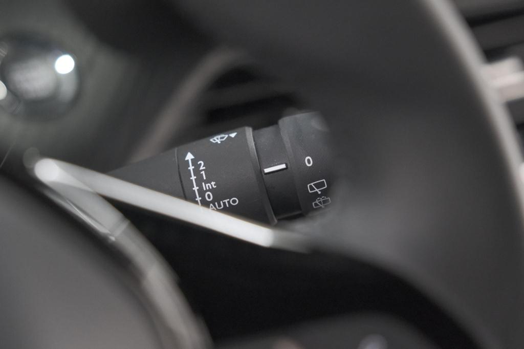 Peugeot 2008 puretech 100 allure | allseason banden | 360 camera | adaptiev