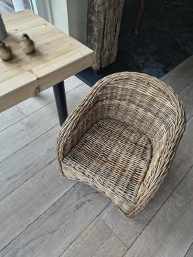 Rotan kinderstoeltje