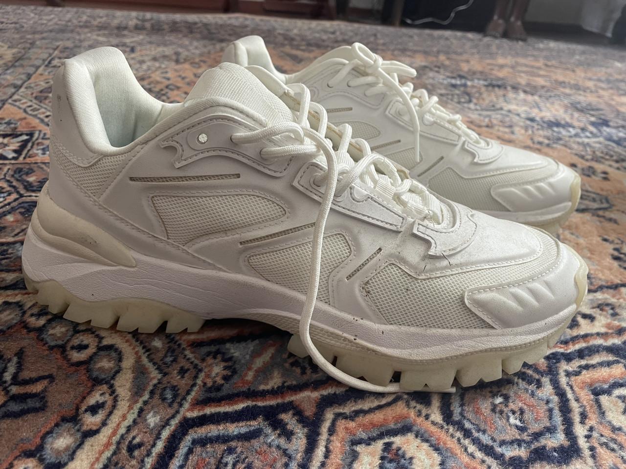 H&M maat 45 Witte sneakers chunky zool  Maar 2x gedragen
