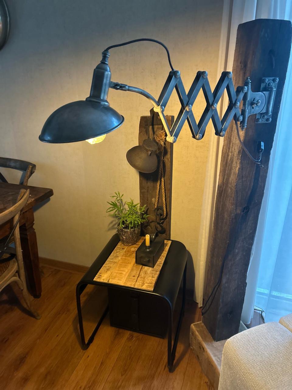 Industriële bijzettafels mangohout & metaal set van 2 (50×50×50 cm)z.g.a.n.